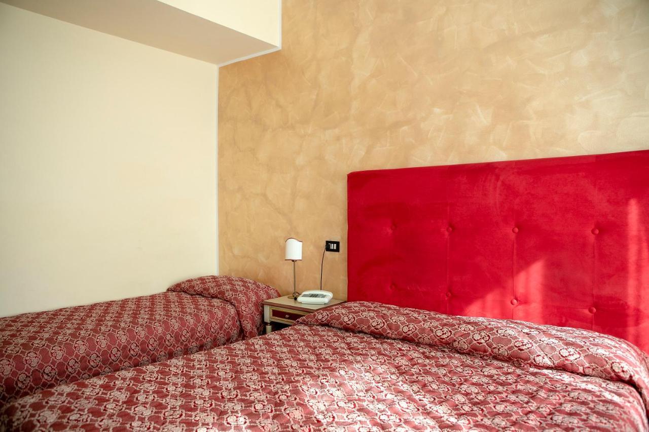 Hotel Fiordigigli LʼAquila Buitenkant foto
