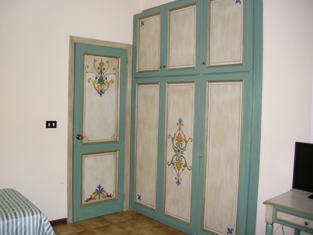 Hotel Fiordigigli LʼAquila Kamer foto